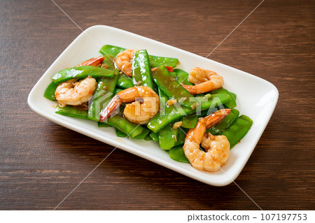 Stir-Fried Green Peas with Shrimp Stir-Fried Green Peas with Shrimp 107197753