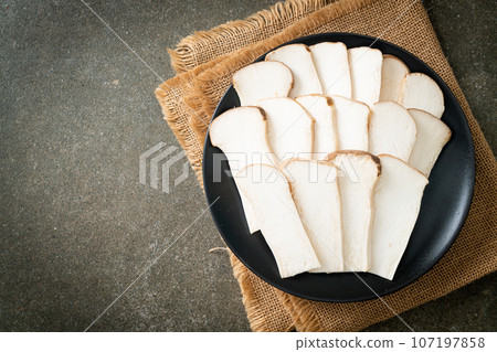 King oyster mushroom or King trumpet mushrooms 107197858