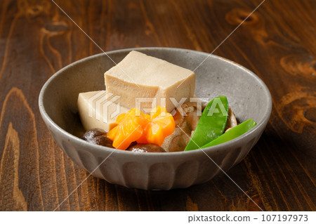 與高野豆腐一起燉 107197973