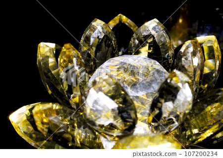 晶瑩剔透的蓮花水晶燈 107200234