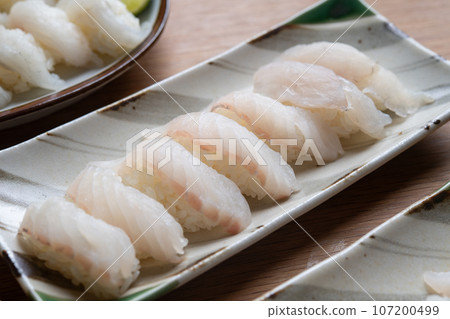 鱸魚握壽司 107200499