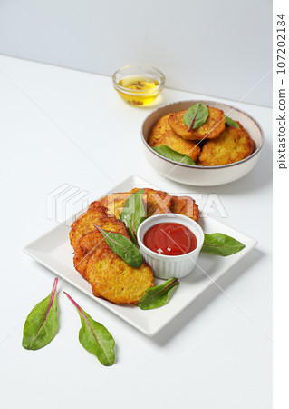 Lunch tasty food concept - delicious hash browns 107202184