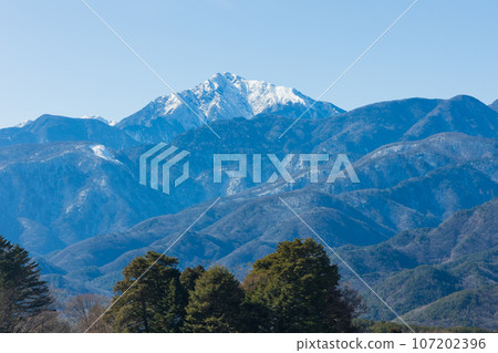 從日本的火車窗口，JR中央本線，凱駒岳 107202396
