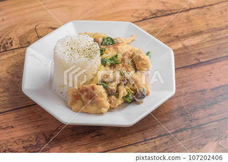 creamy chicken creamy chicken 107202406