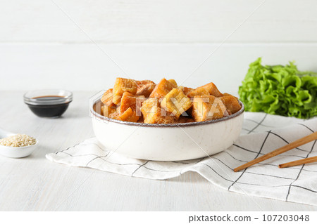 Fried tofu, delicious and tasty fried food, tasty food Fried tofu, delicious and tasty fried food, tasty food 107203048