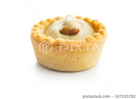 Sweet tarlets. Tasty mini tarts. Mini pie with cream isolated on white background. 107203782