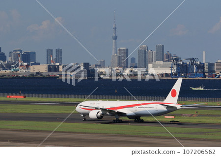 Sky Tree and government plane 107206562