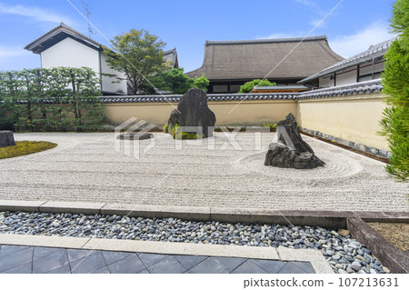 Daitokuji sub-temple, Ryugen-in, Hojo front garden “Ichishitan” (Shino, Kyoto) 107213631