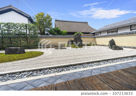 Daitokuji sub-temple, Ryugen-in, Hojo front garden “Ichishitan” (Shino, Kyoto) 107213633