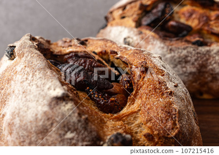 Pain de campagne with fig Pain de campagne with fig 107215416