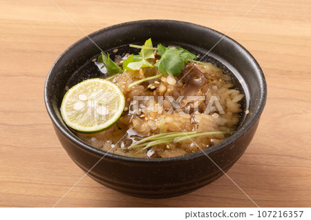 舞茸蘑菇飯佐高湯茶泡飯 107216357