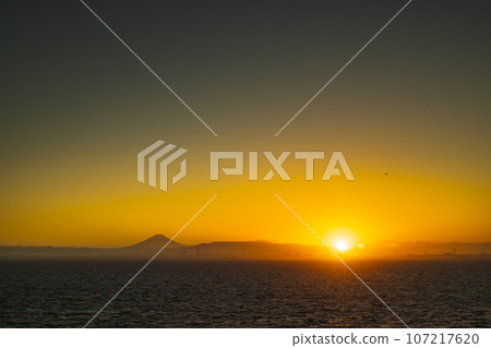 Evening view of Yokohama on a clear day Evening view of Yokohama on a clear day 107217620