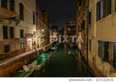 Midnight at a Canal in Cannaregio, nobody on the Street, Venice 107222616