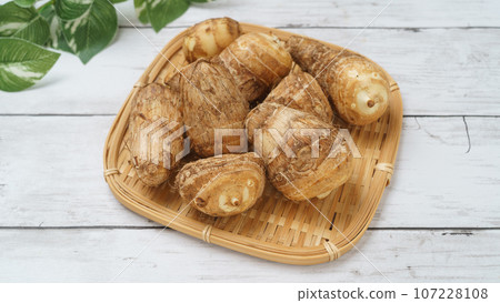 Taro white wood grain background Taro white wood grain background 107228108