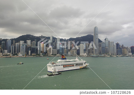 Passenger ship Star Pisis sailing in Hong Kong 107228626