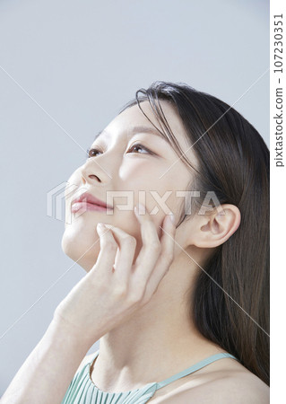 beauty concept photo of korean asain beautiful woman with cosmetic 107230351