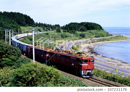 2002年 ED7918雙貨櫃貨運列車在原江差線運行 107231176