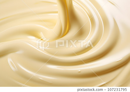 melted white chocolate 107231795