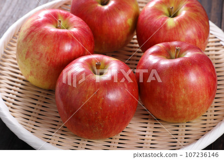 Apple Sun Tsugaru Apple Sun Tsugaru 107236146