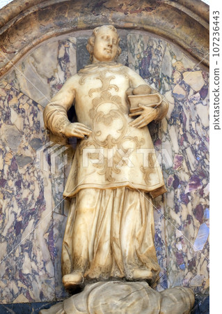 Saint Stephen, statue on the altar of Our Lady in Zagreb cathedral 107236443