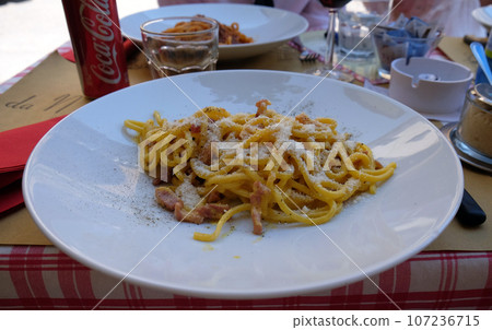 Classic pasta carbonara 107236715
