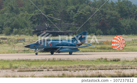 Air Self-Defense Force RF-4E Phantom II landing (marine camouflage) Air Self-Defense Force RF-4E Phantom II landing (marine camouflage) 107237812
