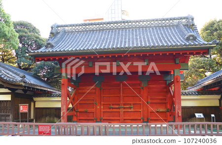 東京大學赤門、國家重要文化財產本鄉校區舊加賀宅邸禦主殿門，東京都文京區本鄉 107240036