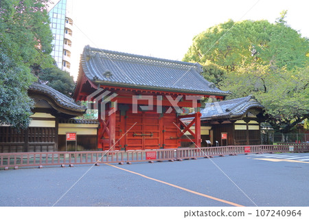 東京大學赤門、國家重要文化財產本鄉校區舊加賀宅邸禦主殿門，東京都文京區本鄉 107240964