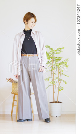 秋季女裝時尚搭配全身(肖像) 107244247