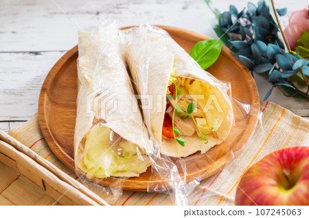 salad chicken wrap sandwich 107245063