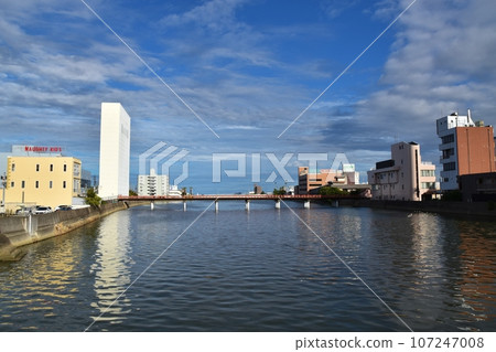 Scenery of the Iwata River on a clear day, Mie Scenery of the Iwata River on a clear day, Mie 107247008