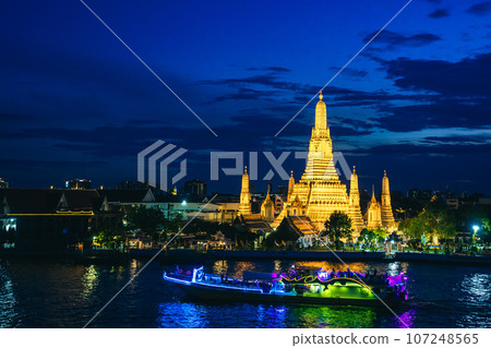 Night view of Wat Arun, the Temple of Dawn in Thailand (taken in 2023) 107248565
