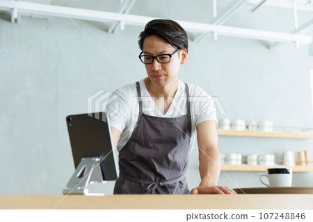 Cafe men Cafe men 107248846
