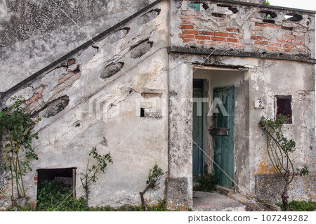 Old building at Guardia Piemontese, district of Cosenza, Calabria, Italy. Old building at Guardia Piemontese, district of Cosenza, Calabria, Italy. 107249282