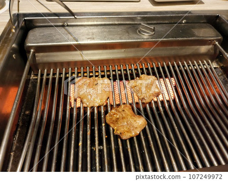 Grilled meat (tongue) Grilled meat (tongue) 107249972