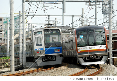 Seibu Ikebukuro Line Hoya-Hibarigaoka Tokyo Metro 10000 series 10102F Seibu Railway 6109F 107251395