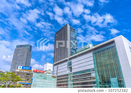 日本橫濱城市景觀 在橫濱你可以感受到秋天的跡象。橫濱站、JR橫濱塔等景觀=9月26日 107252382