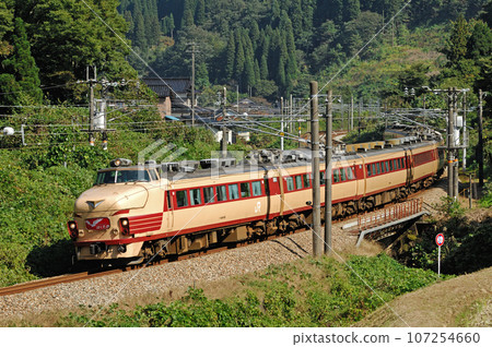 北陸本線 五十鈴栗栗 JR西日本 489系列 H03編組（金澤） 白高 107254660