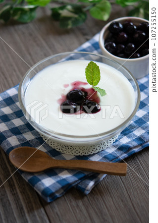 Yogurt  107255150
