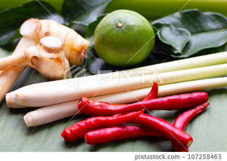 Thai organic tom yum berb set 107258463