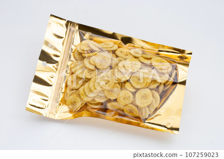 Banana slice chips in package bag Banana slice chips in package bag 107259023