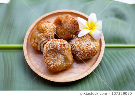 Sesame balls (Kai Hong). Thai dessert 107259050