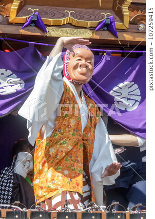 Clown masks at dancing folk entertainment festivals [Festival mask image] 107259415