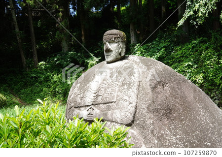 滿治石佛簡介 滿治石佛簡介 107259870