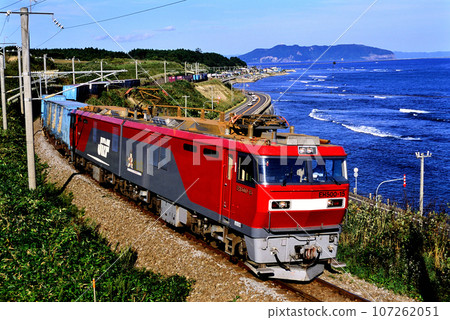 2002 EH500-15 container freight train running on the former Esashi Line 2002 EH500-15 container freight train running on the former Esashi Line 107262051