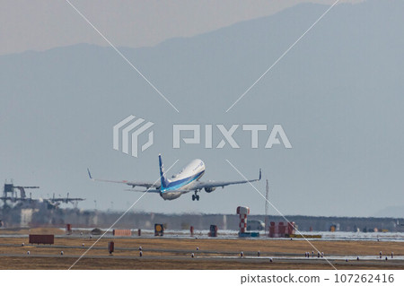 EOSR. Yamaguchi Iwakuni,全日空航空公司前往東京。 EOSR. Yamaguchi Iwakuni,全日空航空公司前往東京。 107262416