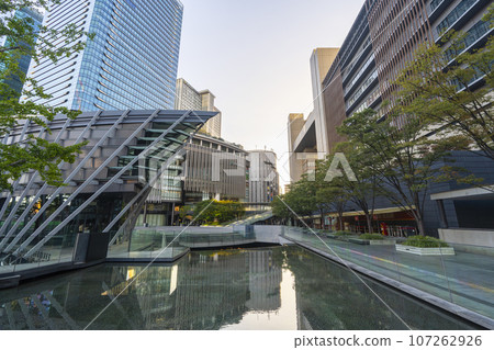 JR大阪中央北口-寂靜籠罩的“梅北廣場” JR大阪中央北口-寂靜籠罩的“梅北廣場” 107262926