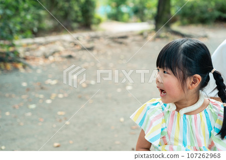 younger, girl, girls 107262968