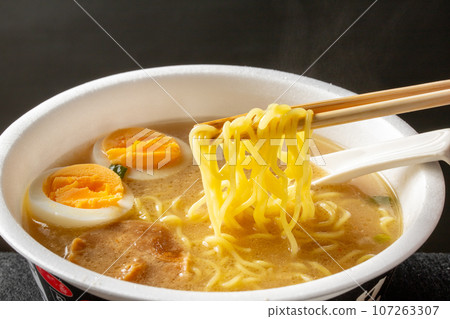 即食豬骨拉麵 107263307