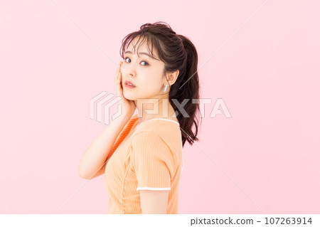 年輕女性的美麗 107263914
